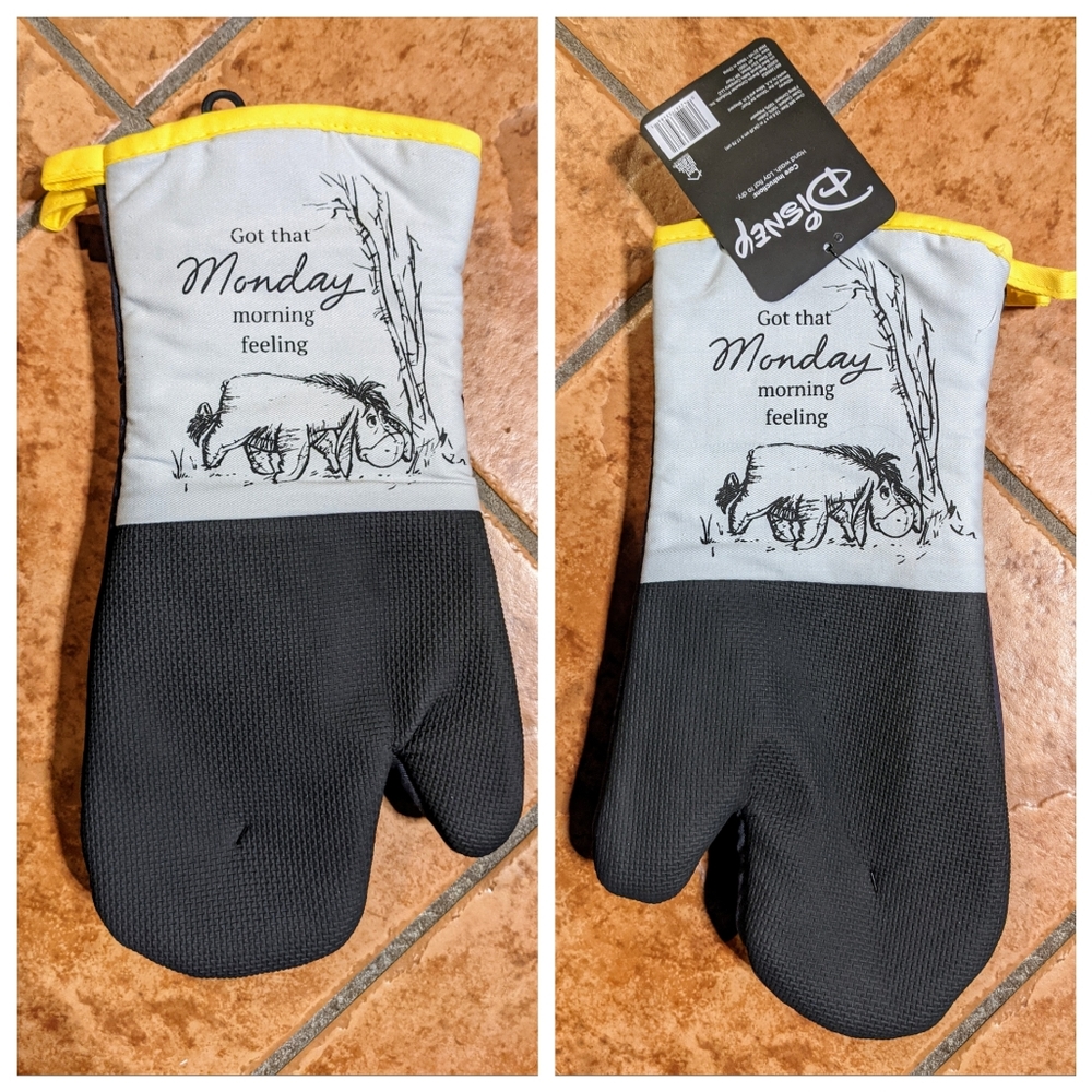 DISNEY Winnie Eeyore 2pk oversized Oven Mitts NW